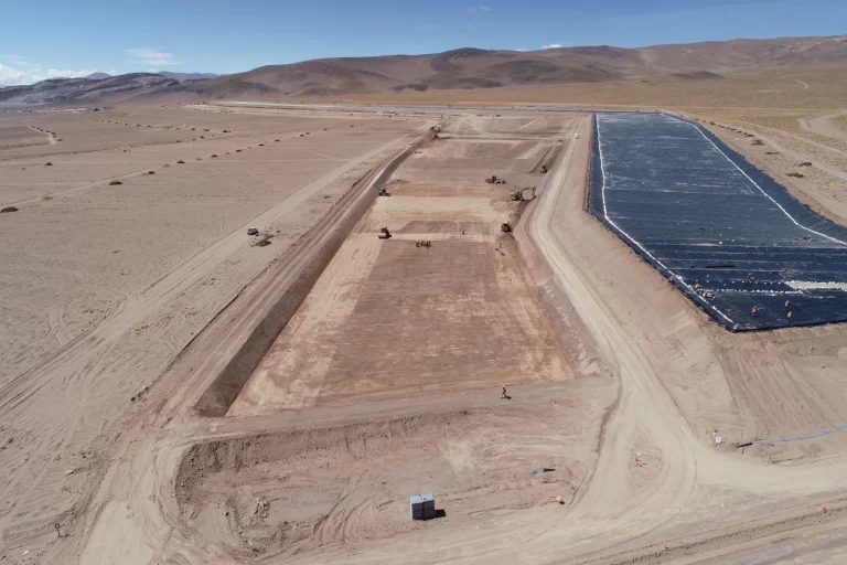 Inspección de geomembranas y geotextiles